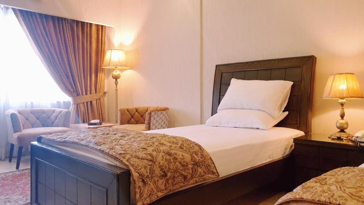 Hotel Grand Arena Rawalpindi Dış mekan fotoğraf