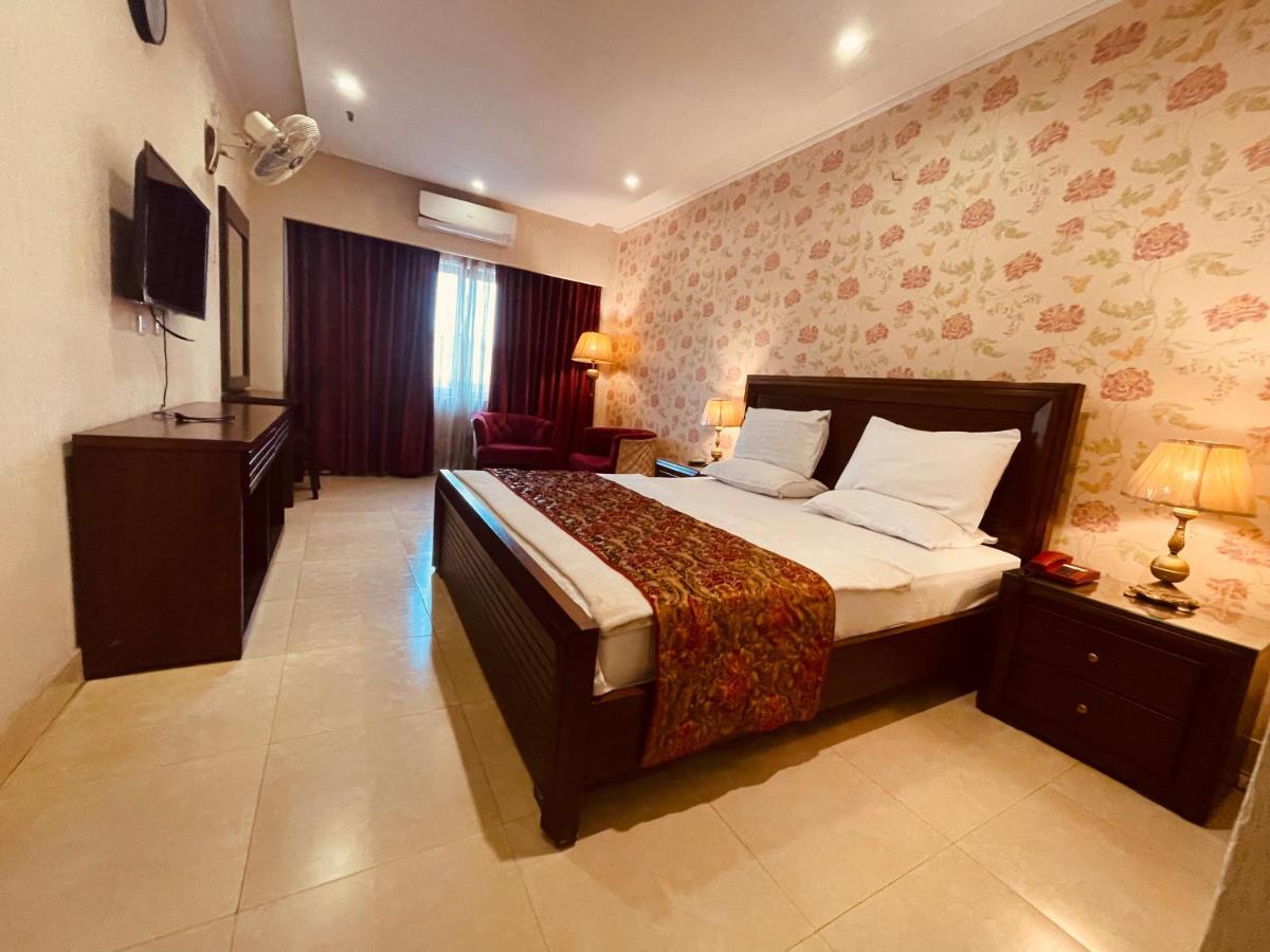 Hotel Grand Arena Rawalpindi Dış mekan fotoğraf